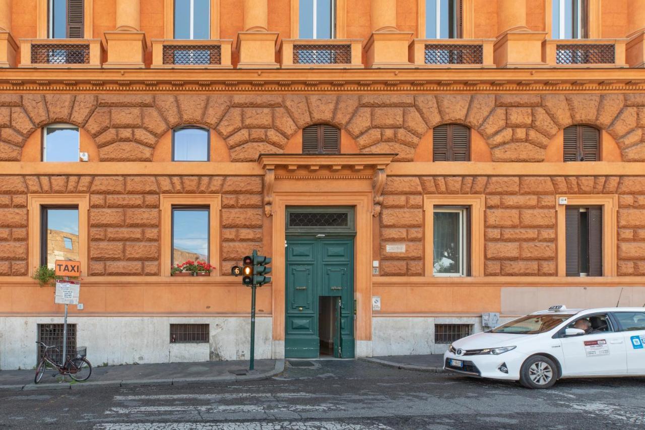 Iflat Unforgettable In Front Of Colosseum Roma Exterior foto